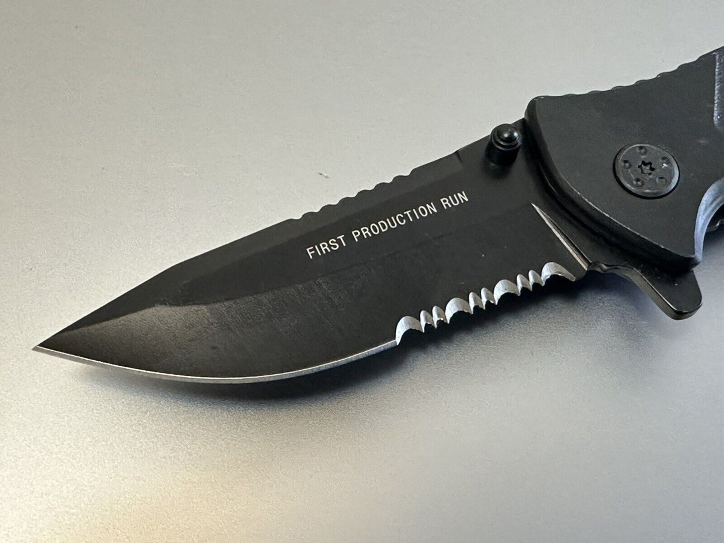 Rescue Tactical Pocket Knife Surgical Steel Glass Breaker Seat Belt Cutter 4.5”