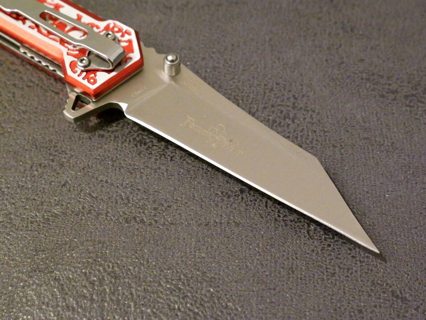 Red Pocket Knife 8” Overall Size M Wharncliffe Blade Full Metal Skulls Assist