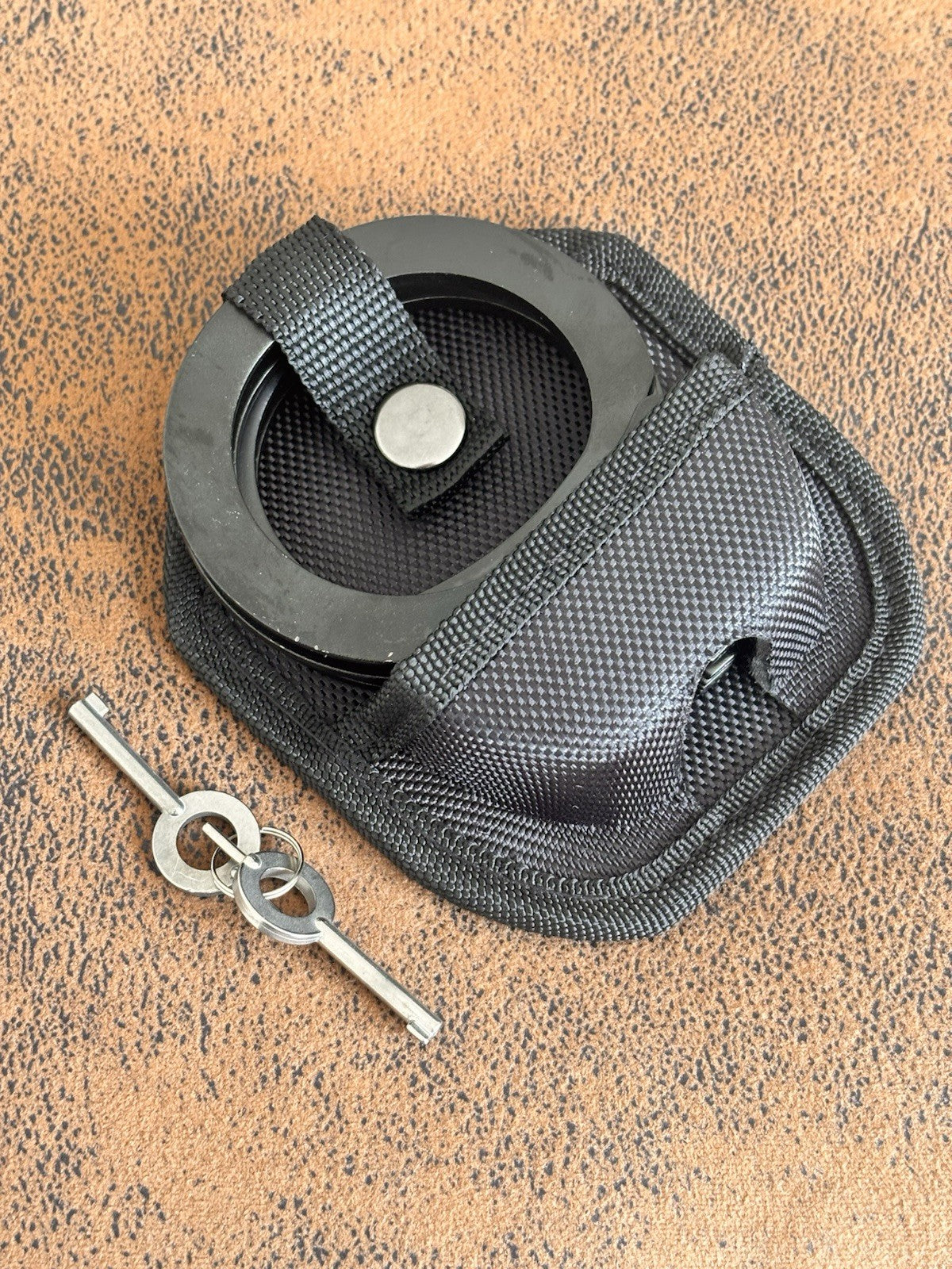 Black Hand Cuffs Stealth Law Enforcement Heavy Duty Hinge Handcuffs Nylon Sheath