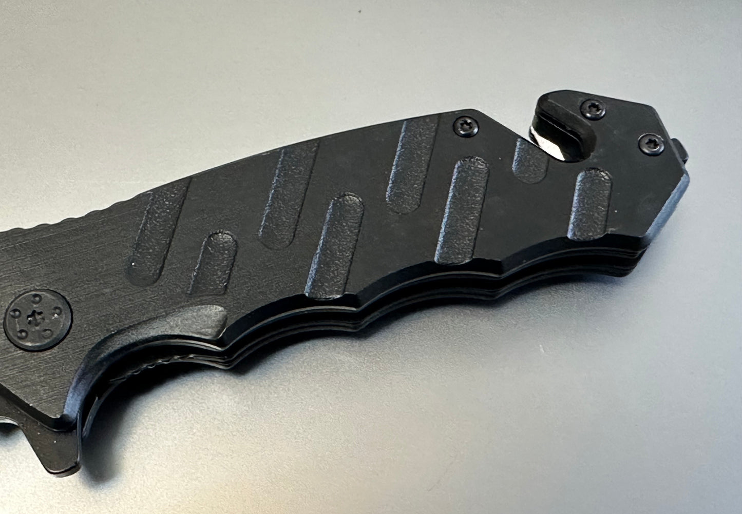 Rescue Tactical Pocket Knife EMT Glass Breaker Seat Belt Cutter 4.5" Combination Blade Pocket Clip Black 1045 Surgical Steel