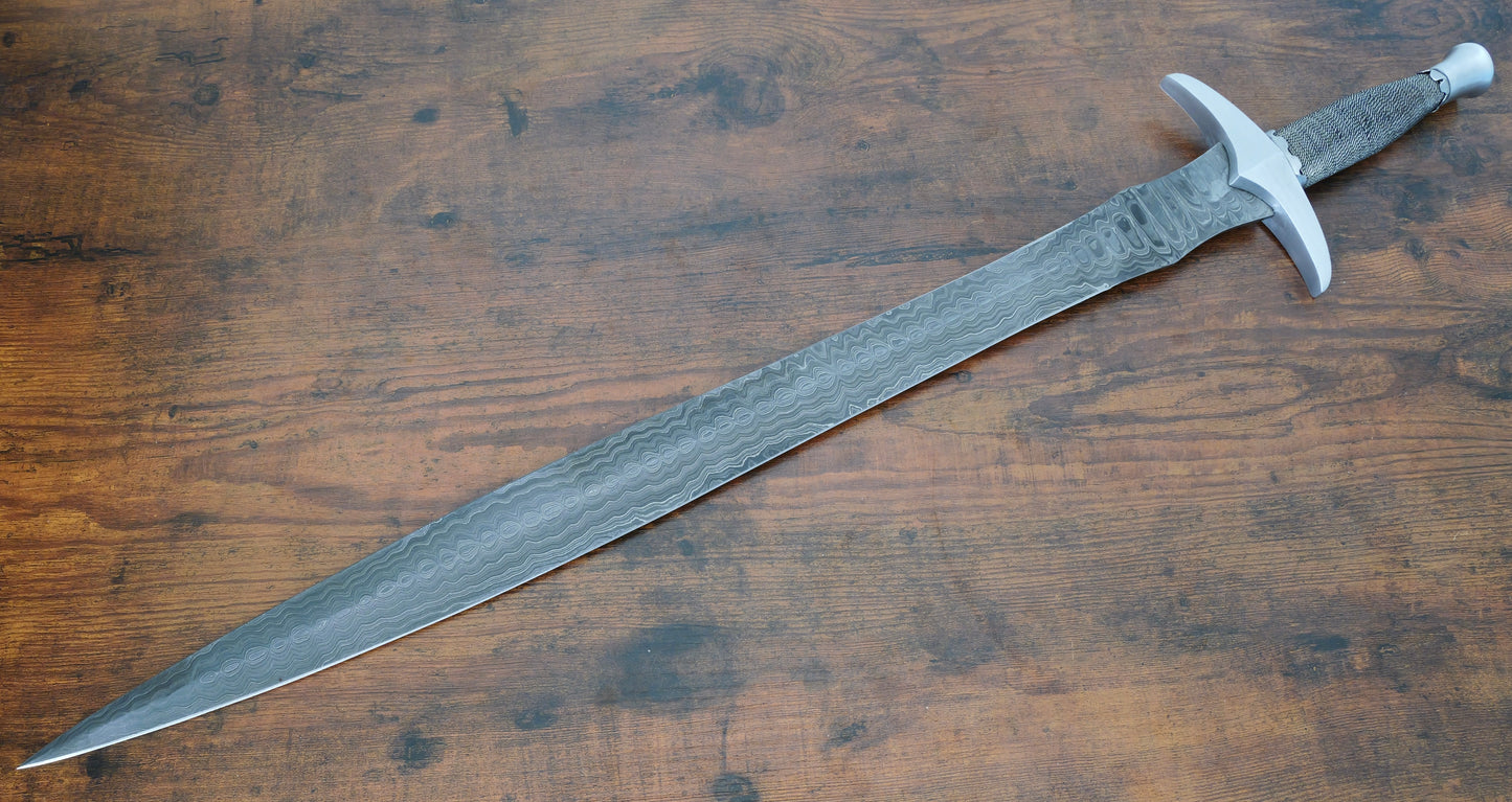 30” medieval short sword leaf blade sharp genuine Damascus steel hilt double edge spear point battle ready razor sharp hand forged 3 lbs