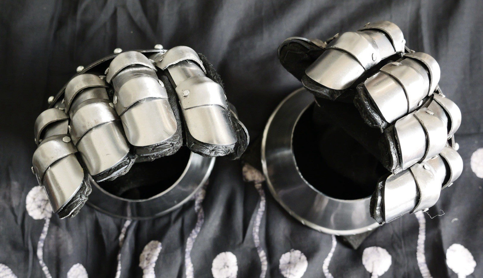 Medieval Gauntlets Hand Forged 5lbs Hourglass Style Leather Steel 16 Gauge Steel