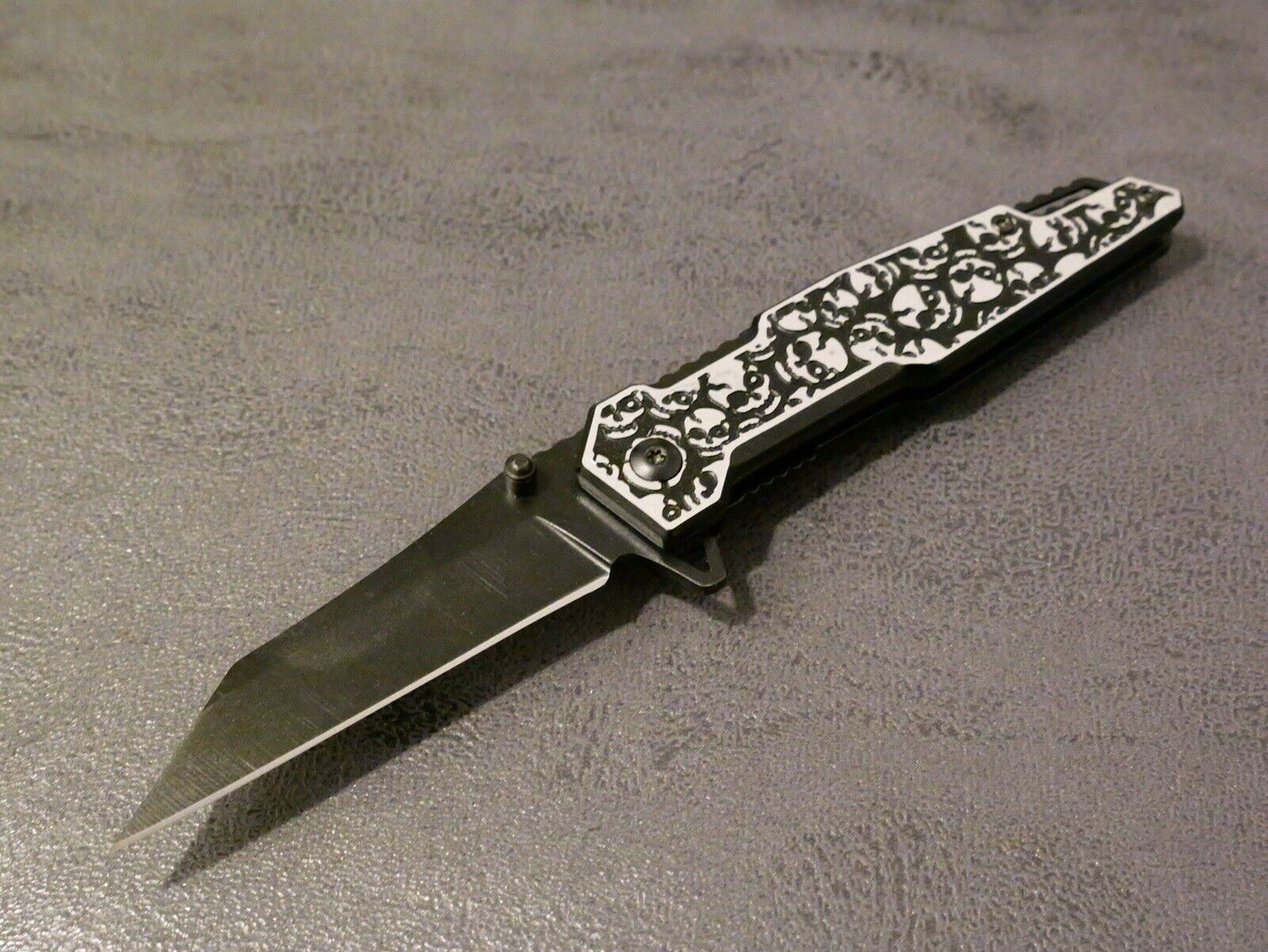 Black Pocket Knife 8” Overall Size M Wharncliffe Blade Full Metal Skulls Assist