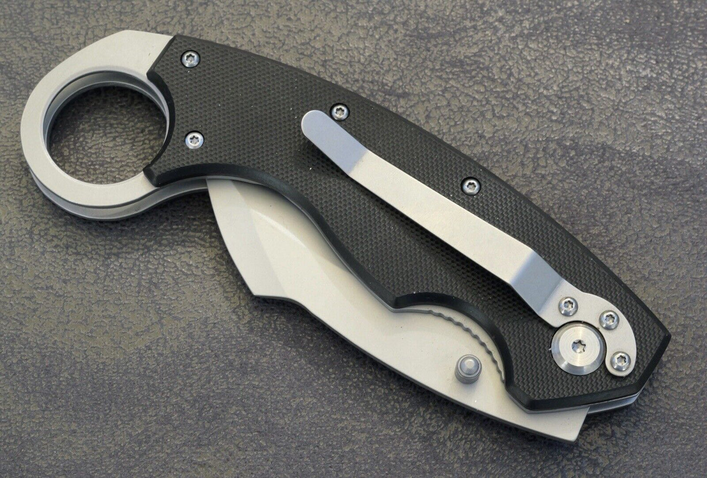 Smith & Wesson Extreme Ops Pocket Knife Karambit Black Heavy Duty Sharp Tactical