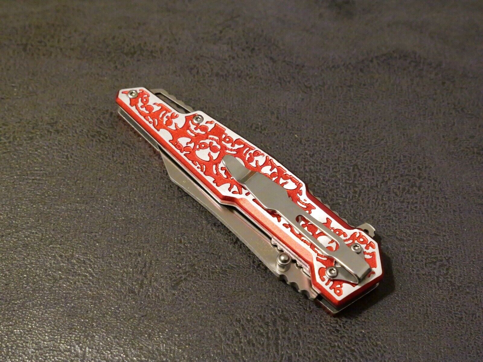 Red Pocket Knife 8” Overall Size M Wharncliffe Blade Full Metal Skulls Assist