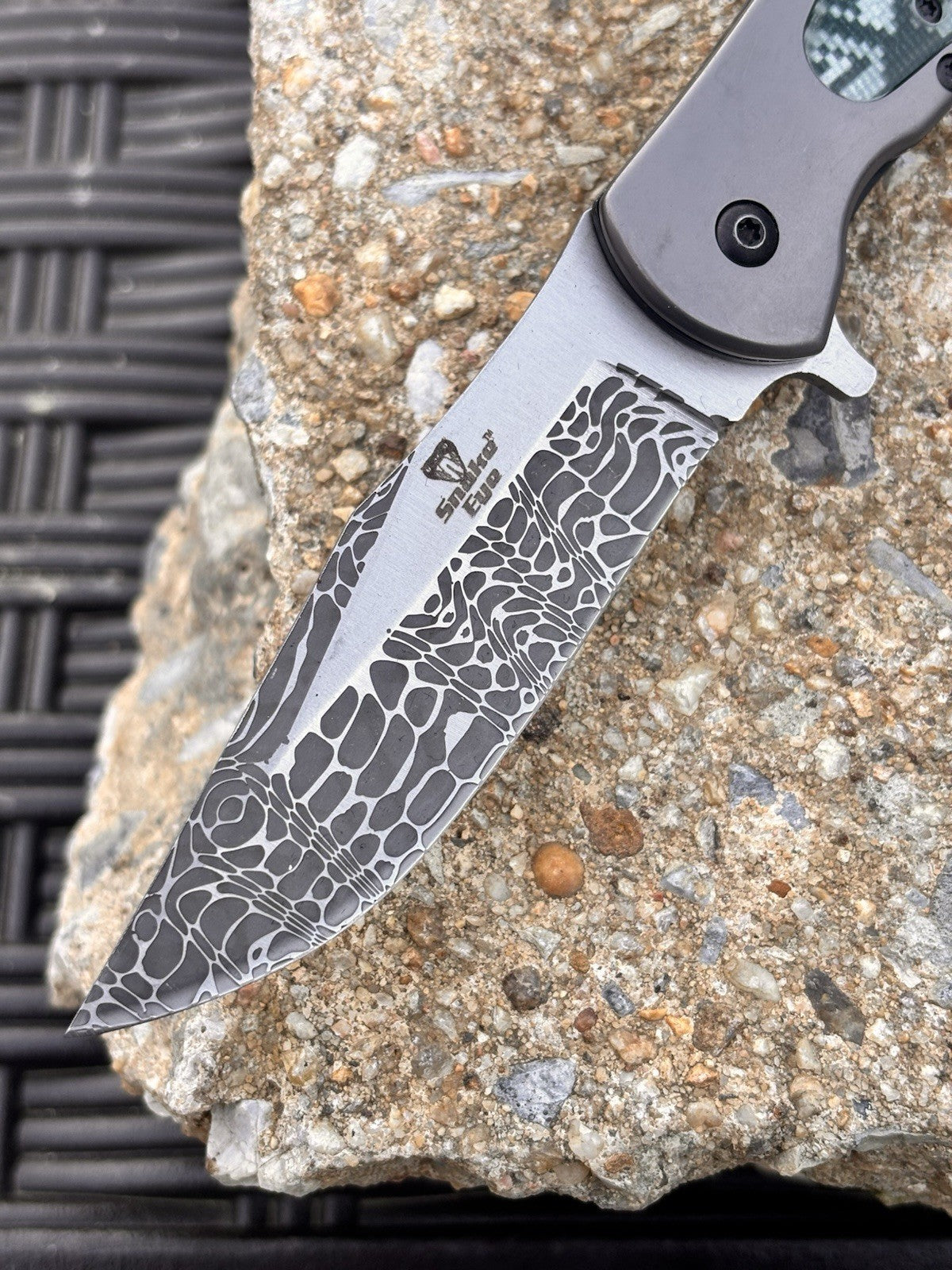 Navajo Pocket Knife Spring Assist Metal Handle Grey Pocket Clip Quick Sharp
