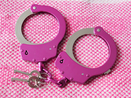 Pink Hand Cuffs Ladies Law Enforcement Security Heavy Duty Cuffs Pink Keys Lock