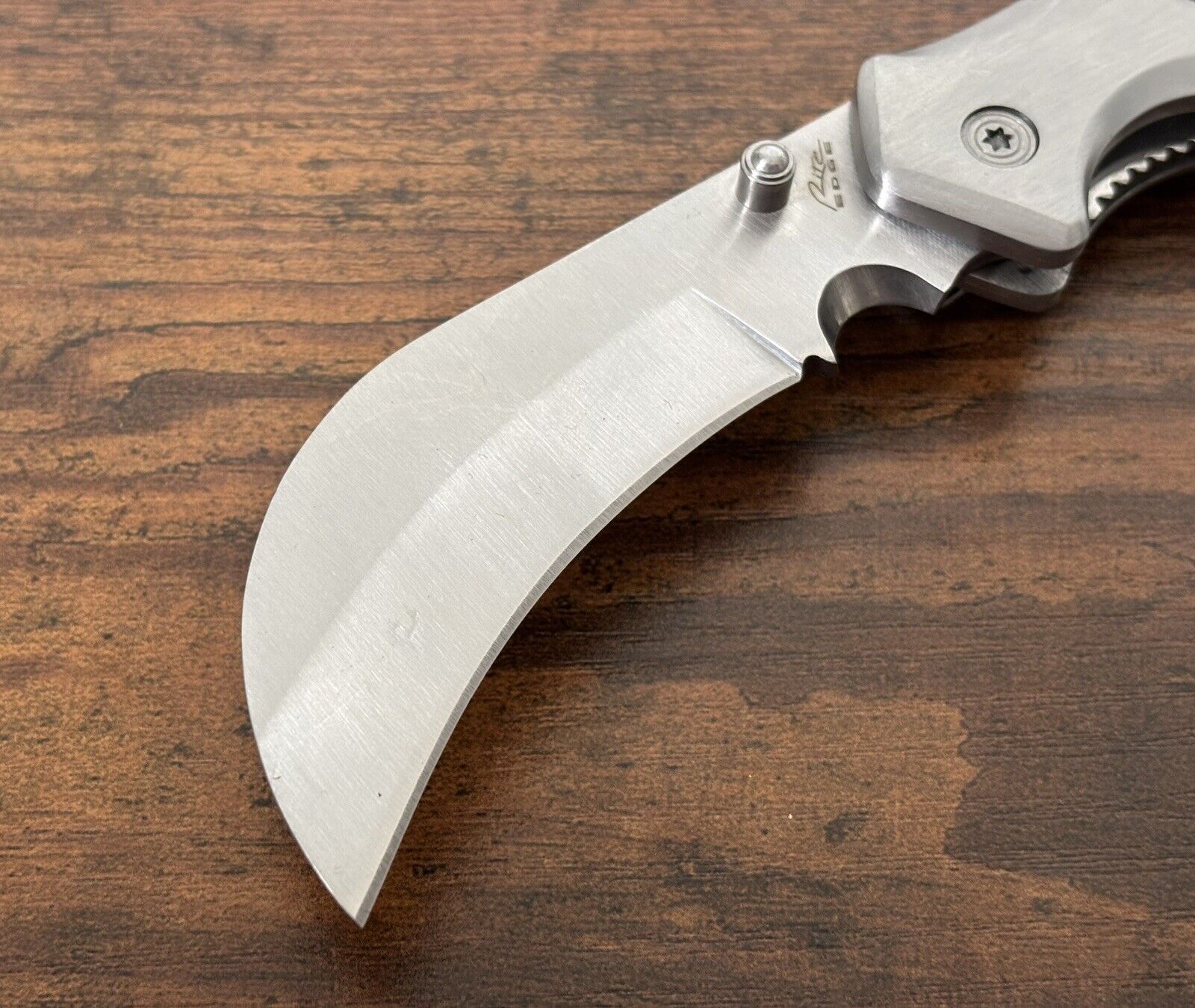Hawkbill Knife Old School Wood Handle Sharp OG Classic Modern Liner Lock Hook