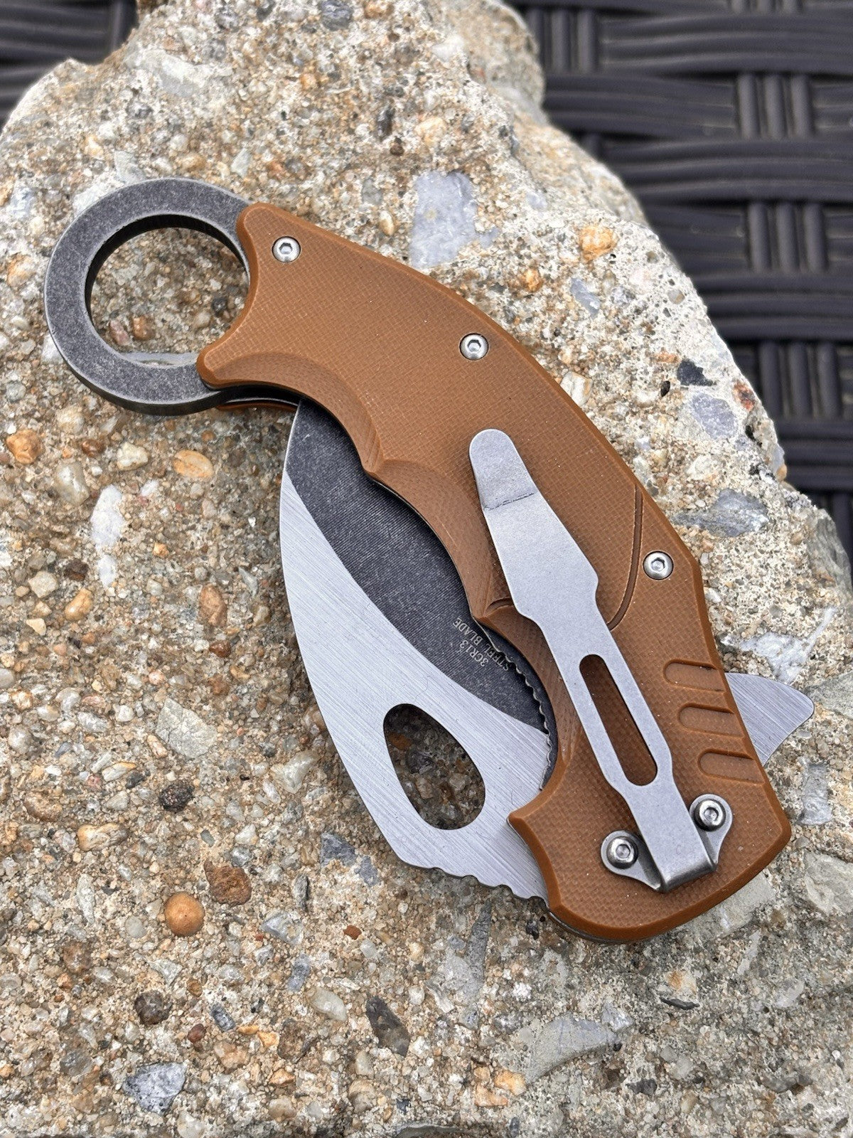 Tactical Karambit Combat Knife Stealth Army Manual Folding Knife Desert G10