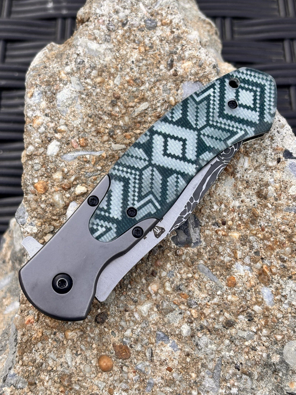 Navajo Pocket Knife Spring Assist Metal Handle Grey Pocket Clip Quick Sharp