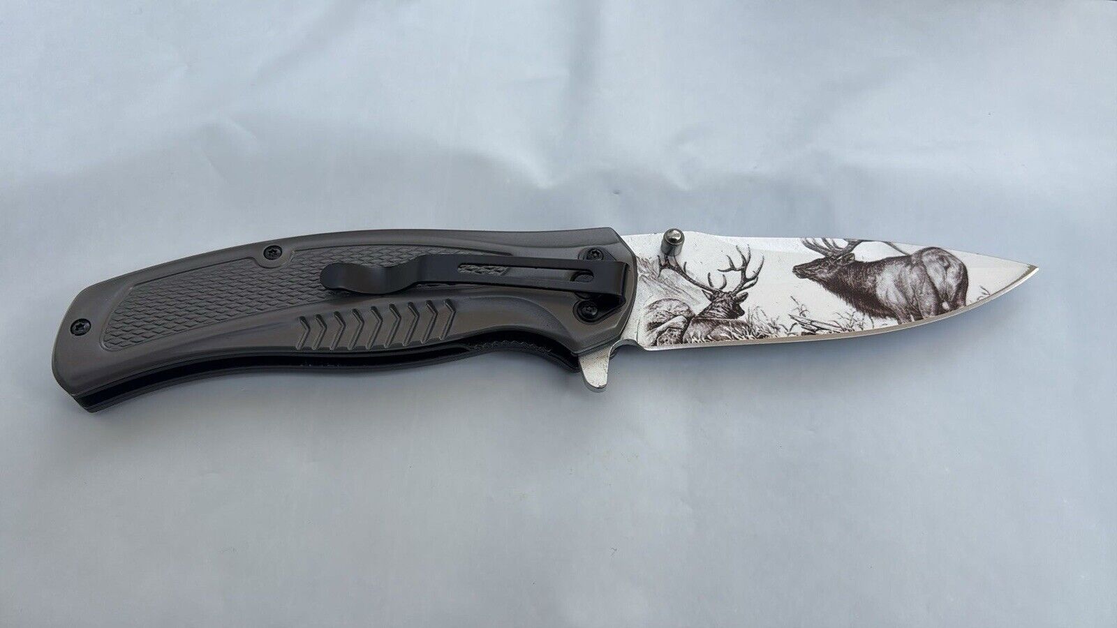 Deer Pocket Knife Full Size Spring Assist Metal Handle Etched Blade Modern New