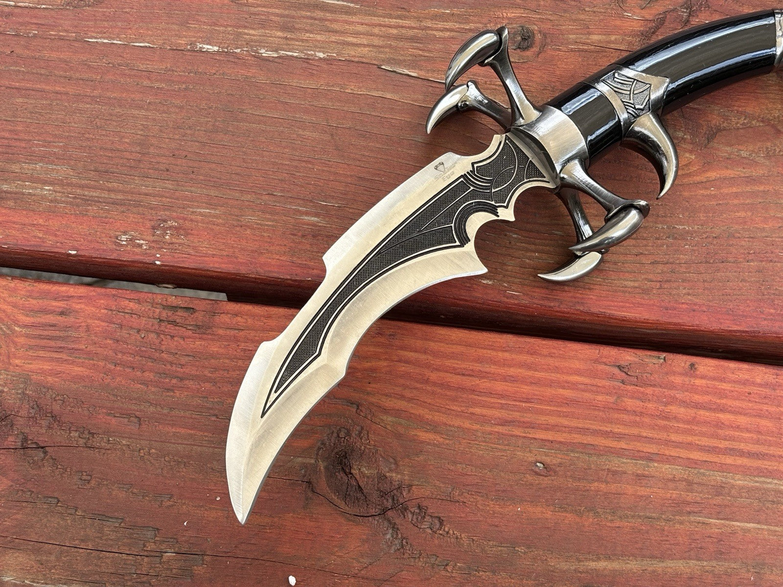 FANTASY SILVER DRAGON CLAW DAGGER Wood Stand 14” Overall