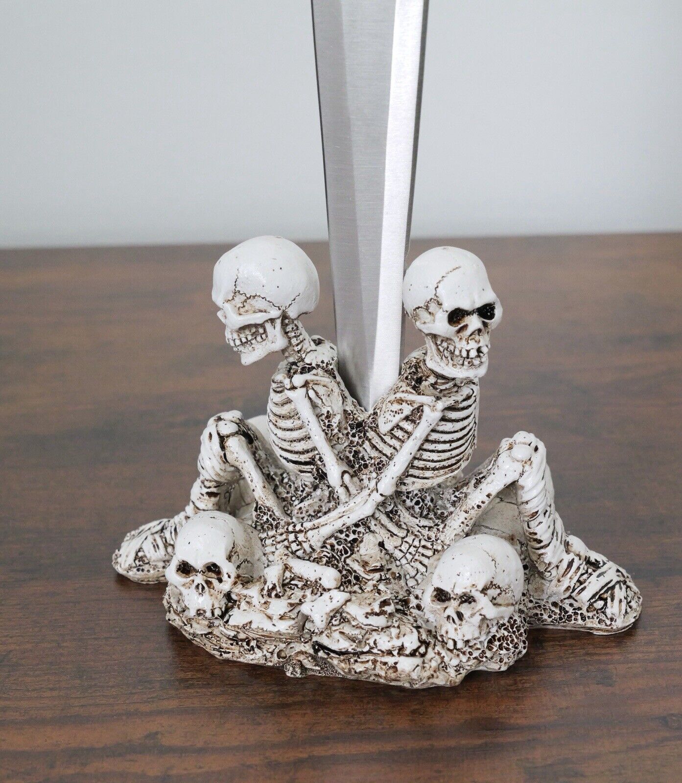 17” Skull Dagger Double Edge Spear Point Skeleton Stand Orb Fantasy Sword Sharp