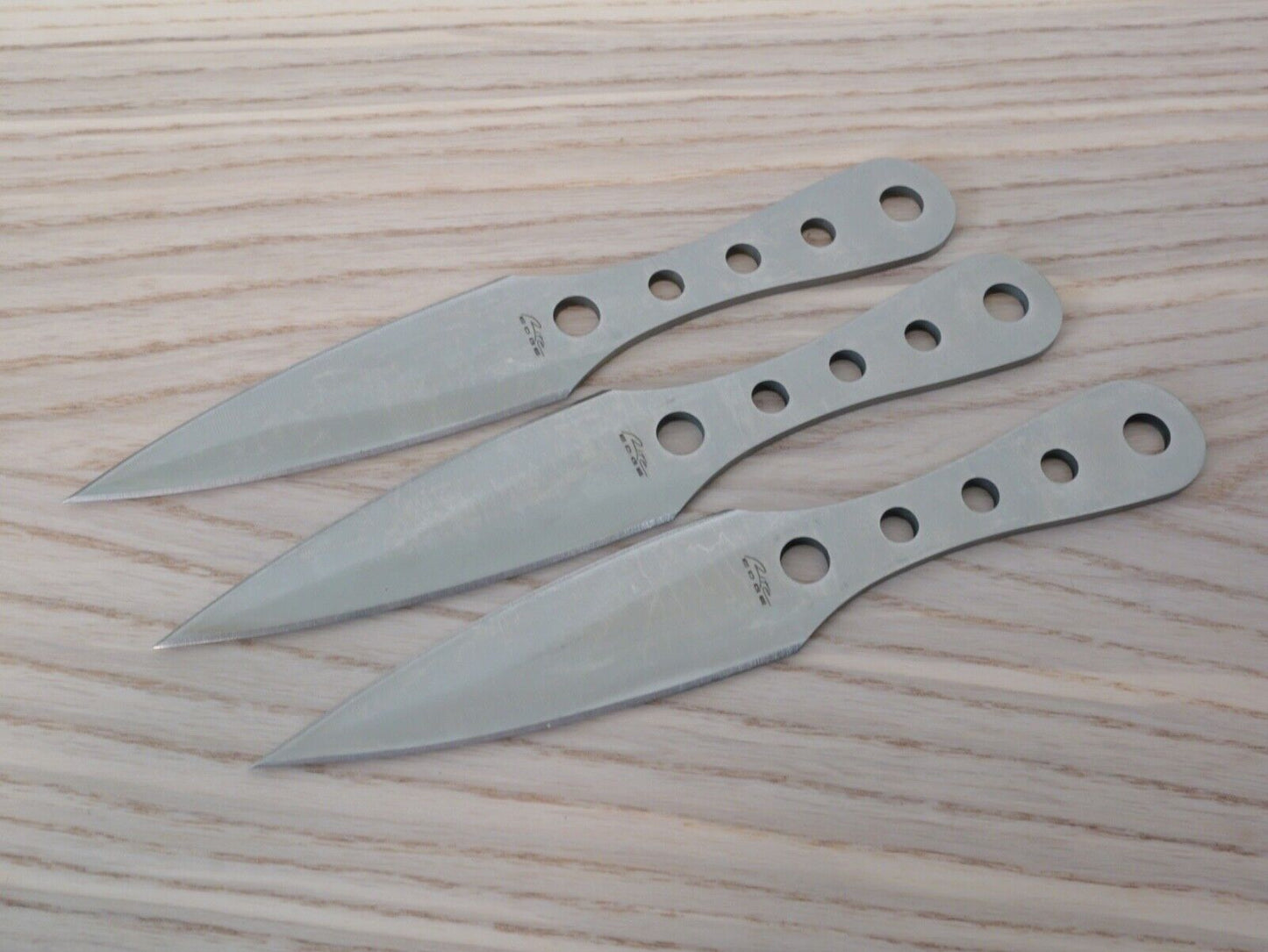 Classic 3pc Throwing Knife Set Chrome Balanced Knives Spear Tip Double Edge Fine