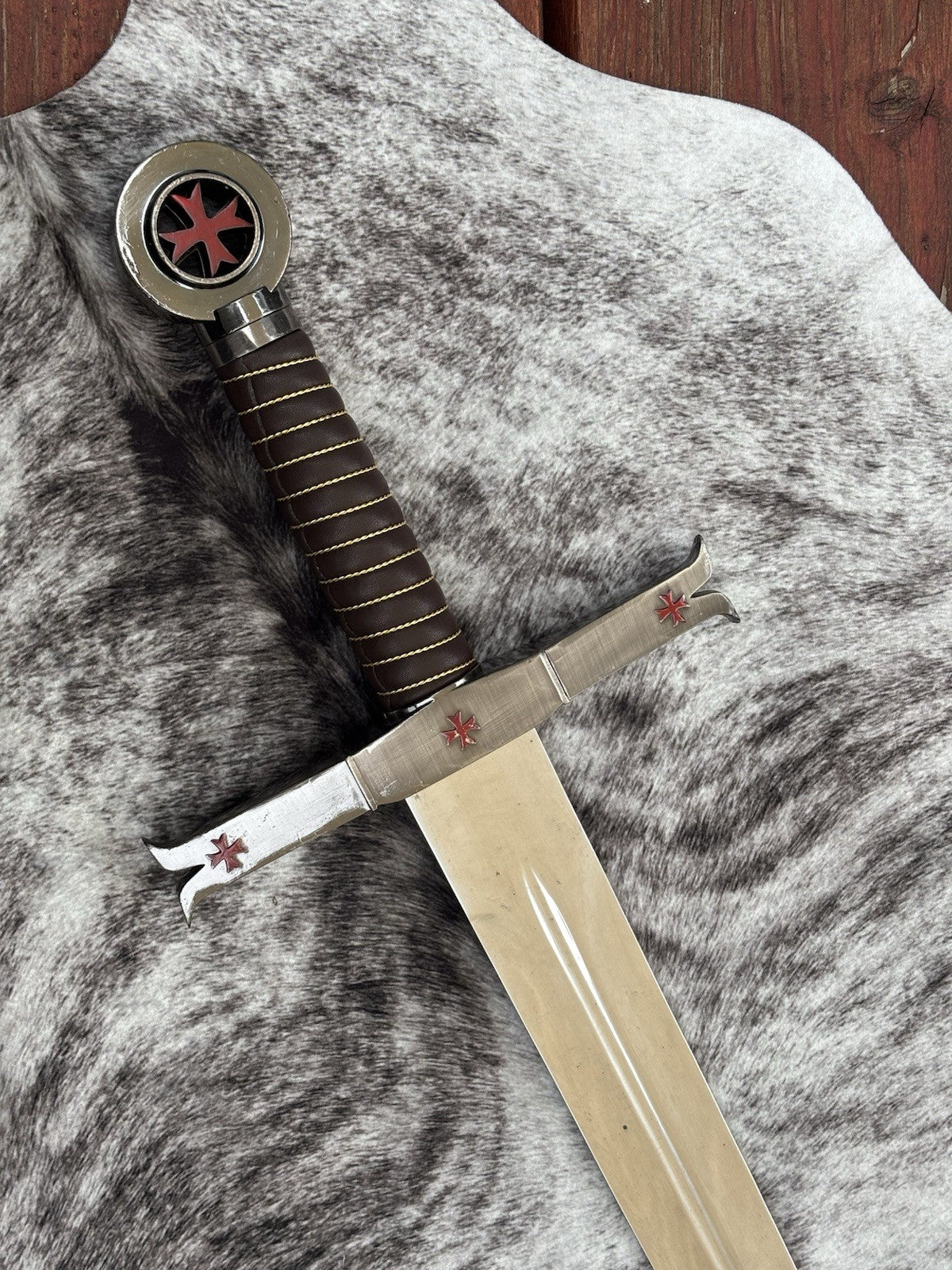 39” Knights Templar Sword Wood Display Plaque Mirror Finish Gray Cross Pommel