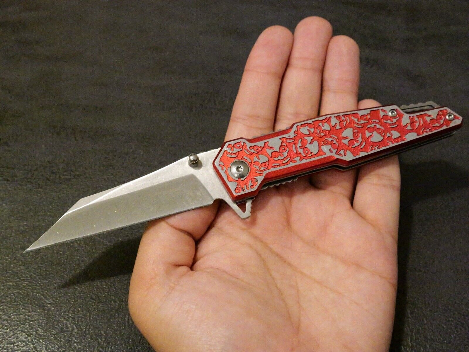 Red Pocket Knife 8” Overall Size M Wharncliffe Blade Full Metal Skulls Assist