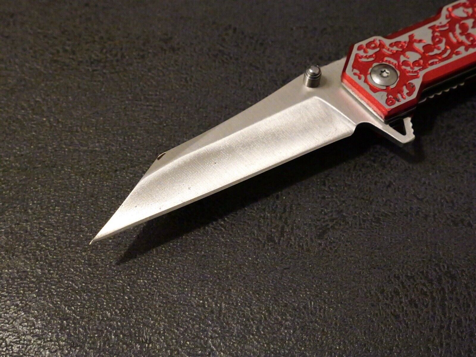 Red Pocket Knife 8” Overall Size M Wharncliffe Blade Full Metal Skulls Assist