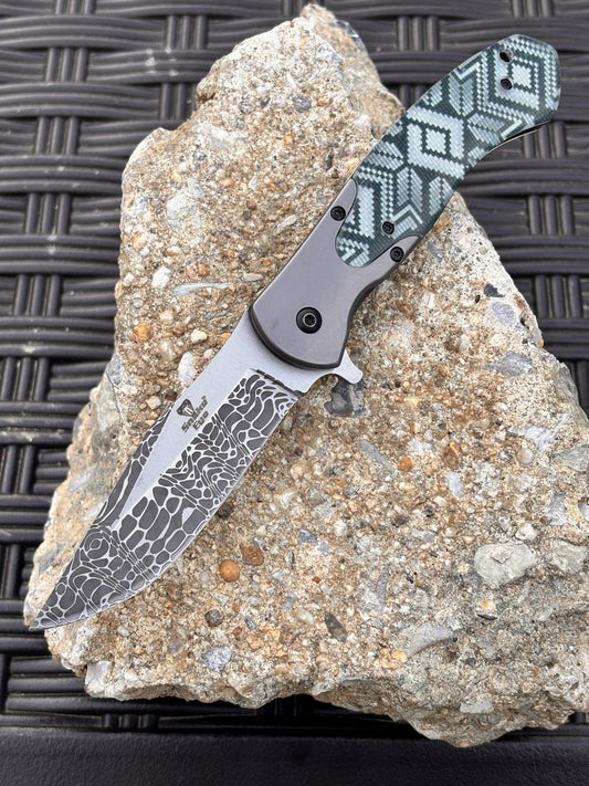 Navajo Pocket Knife Spring Assist Metal Handle Grey Pocket Clip Quick Sharp