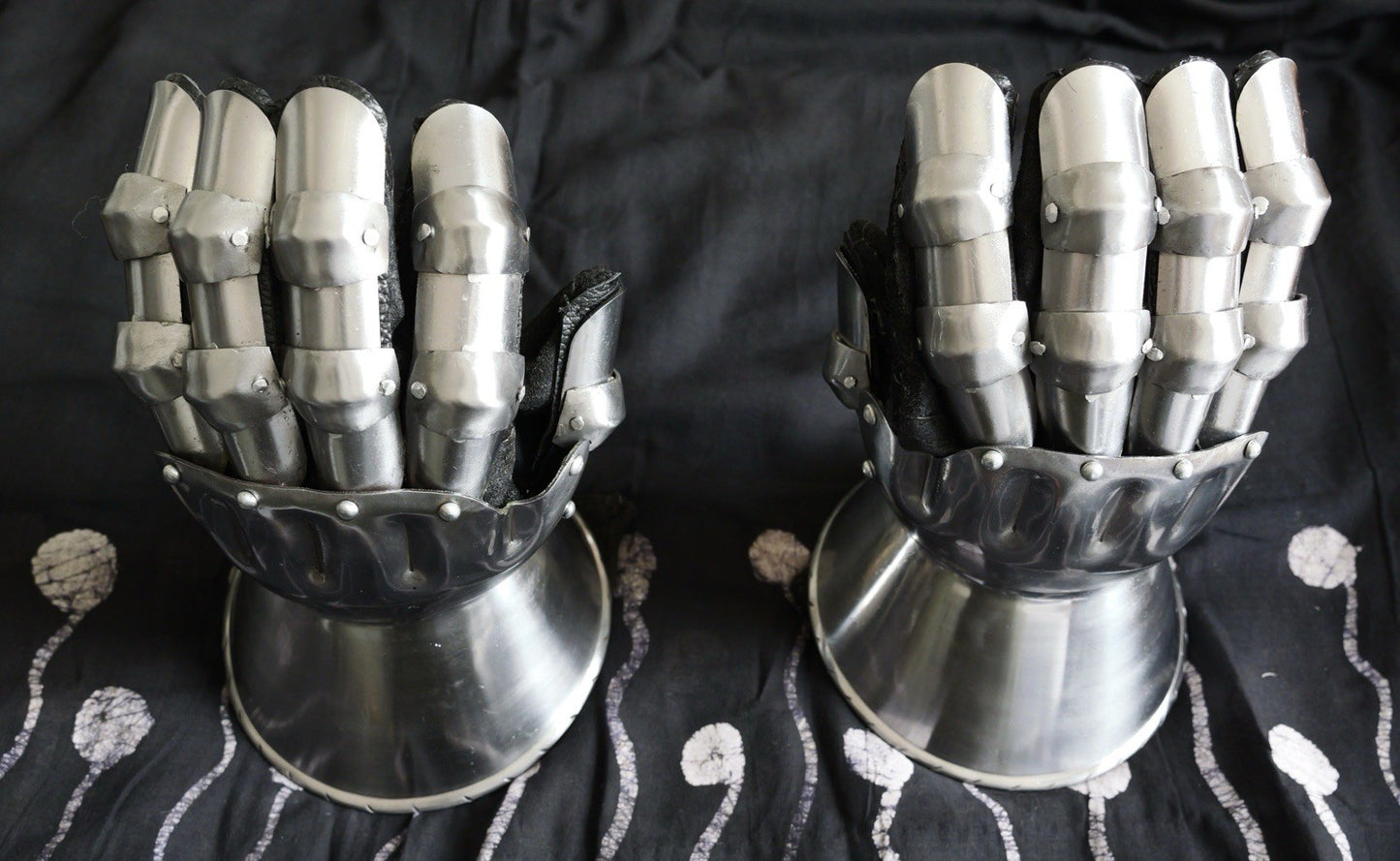 Medieval Gauntlets Hand Forged 5lbs Hourglass Style Leather Steel 16 Gauge Steel