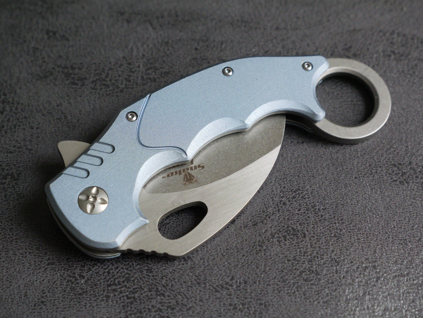 Tactical Karambit Combat Knife Stealth Army Manual Folding Knife Metal Handle
