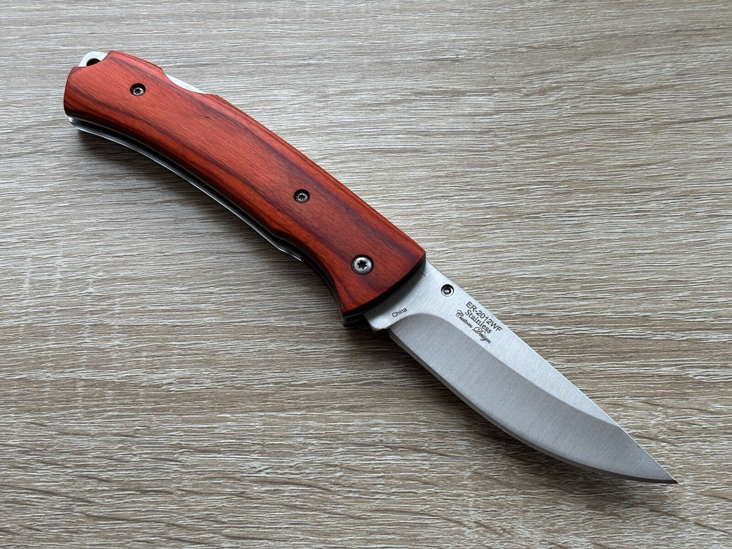 Elk Ridge Pocket Knife Wolf Manual Lockback Medium Size Wood Handle