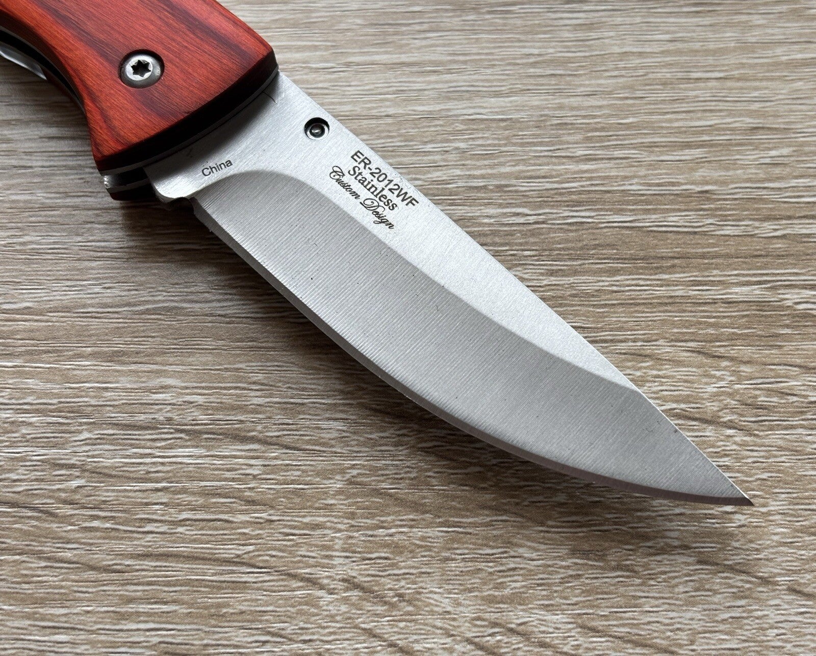 Elk Ridge Pocket Knife Wolf Manual Lockback Medium Size Wood Handle