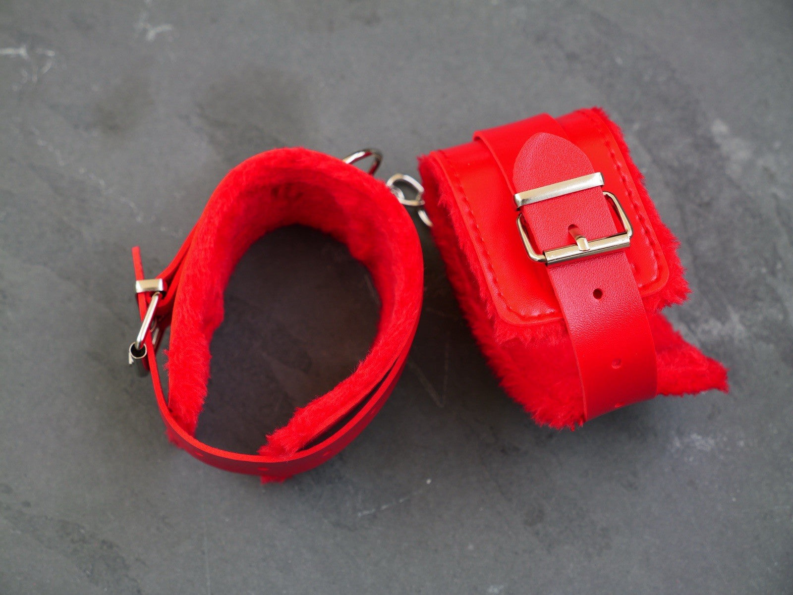 Fuzzy Red Handcuffs Stainless Steel Chain And Studs Leather Bedroom Lingerie