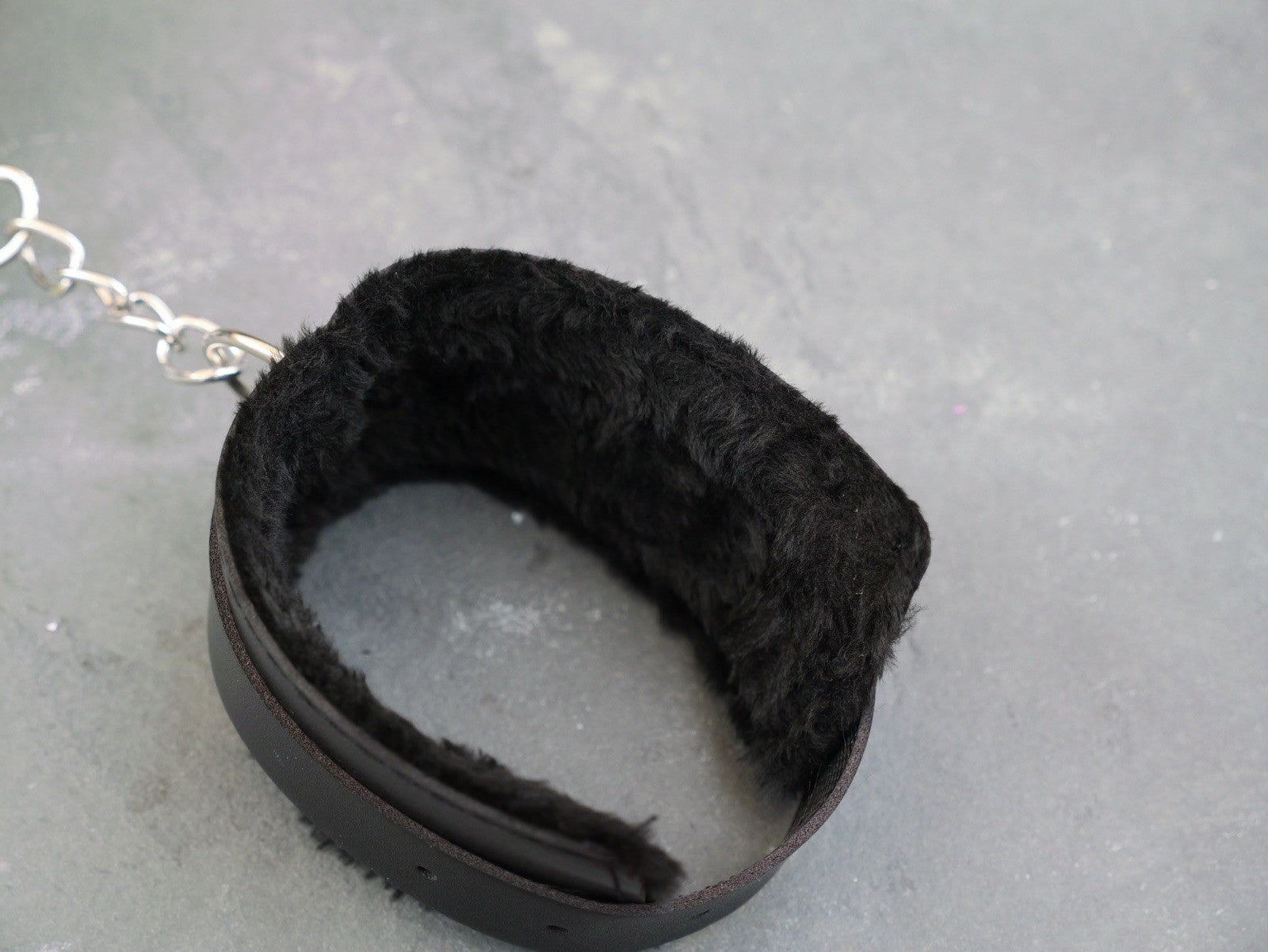 Fuzzy Black Handcuffs Leather Stainless Steel Chain And Studs Bedroom Sexy Bdsm