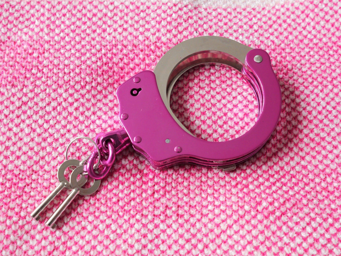 Pink Hand Cuffs Ladies Law Enforcement Security Heavy Duty Cuffs Pink Keys Lock
