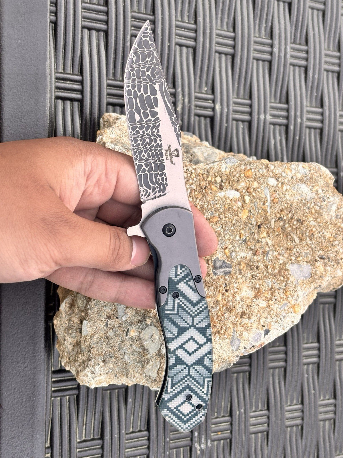 Navajo Pocket Knife Spring Assist Metal Handle Grey Pocket Clip Quick Sharp