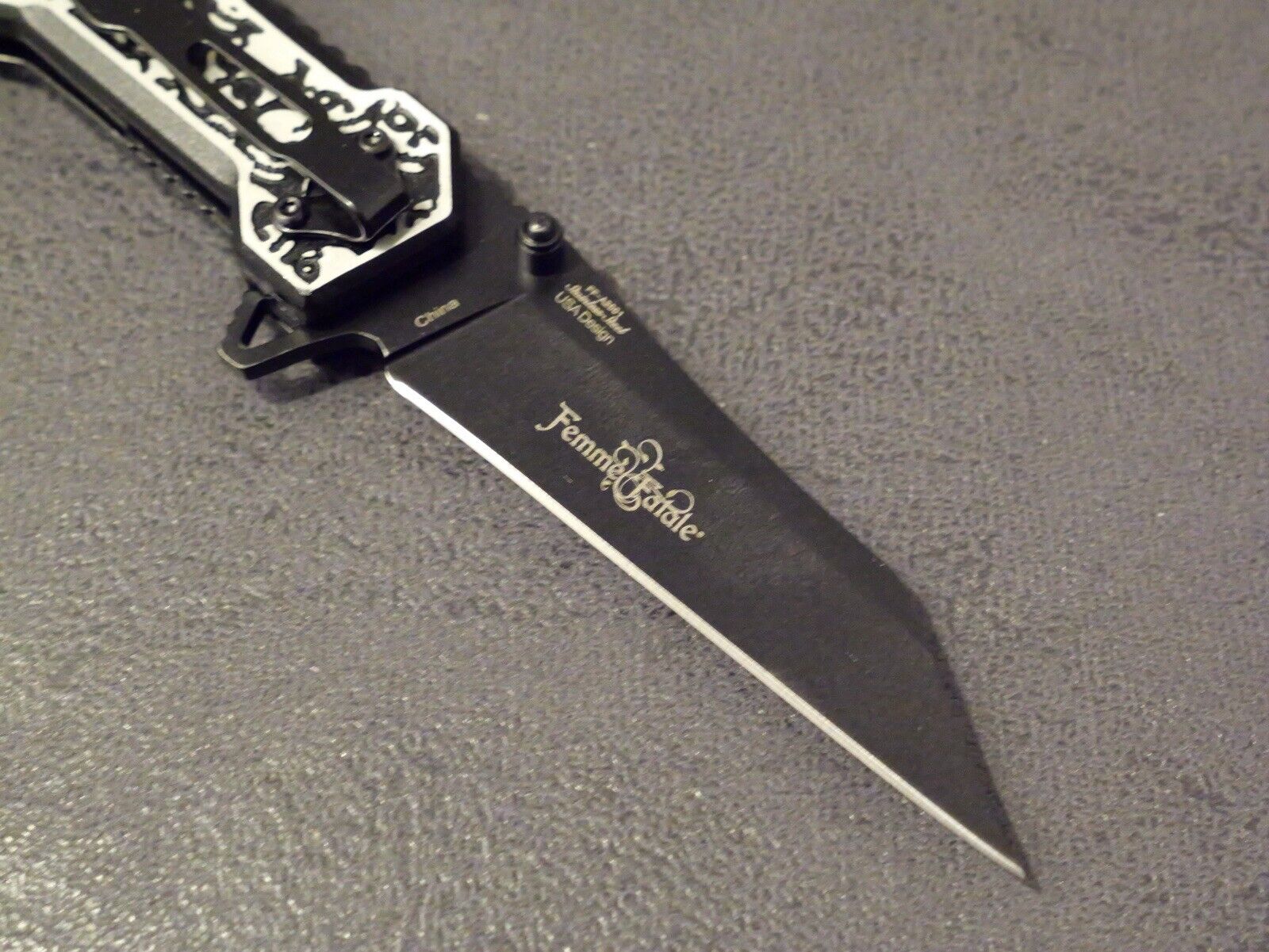 Black Pocket Knife 8” Overall Size M Wharncliffe Blade Full Metal Skulls Assist