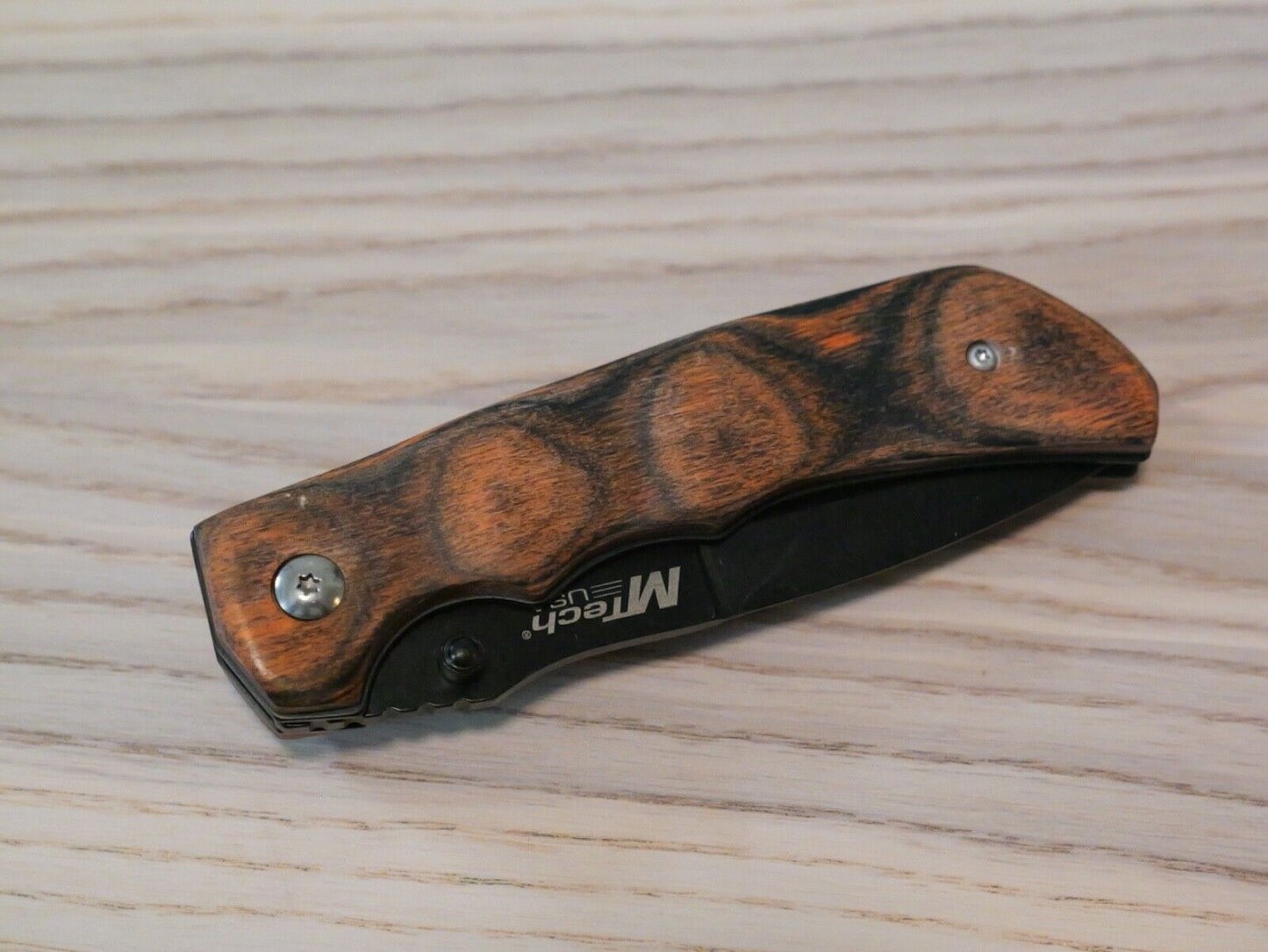 Full Size Manual Pocket Knife Black Blade Wood Handle Pocket Clip Sharp EDC