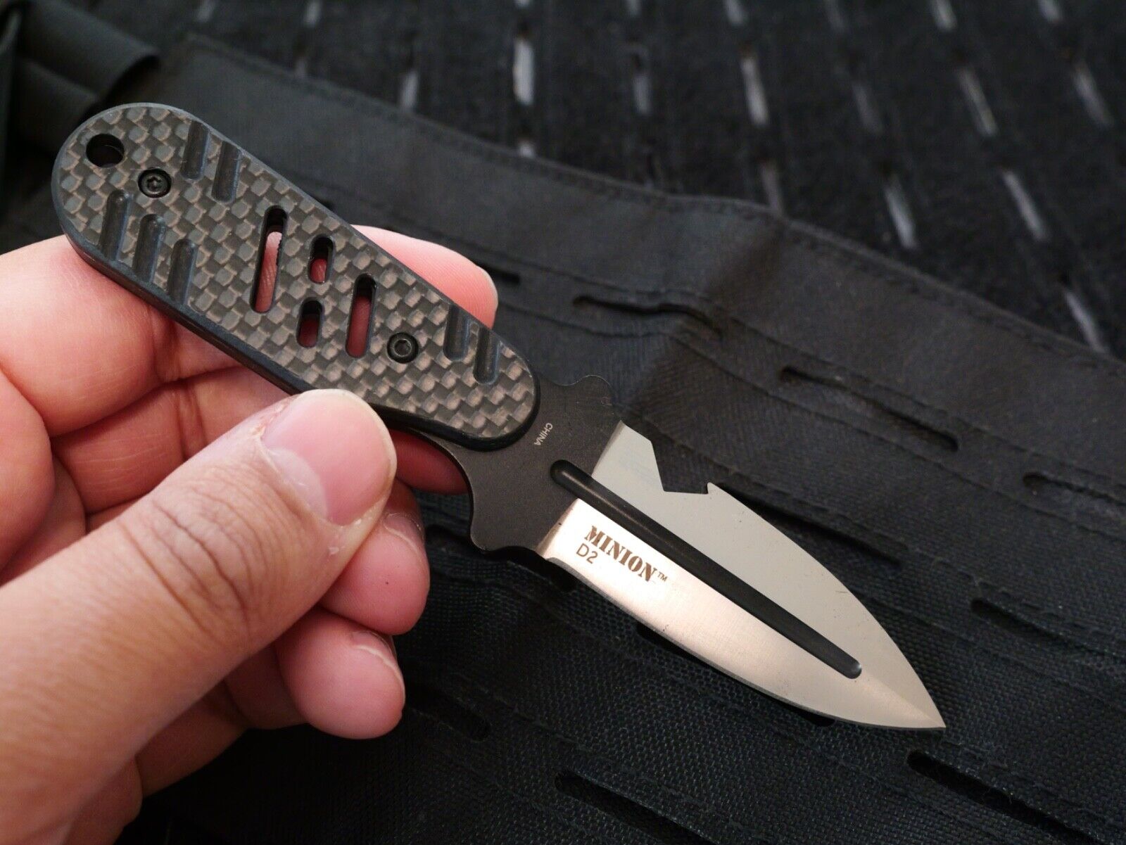 Tactical Neck Knife D2 Steel Black Carbon Fiber Handle Kydex Sheath Full Tang 8"