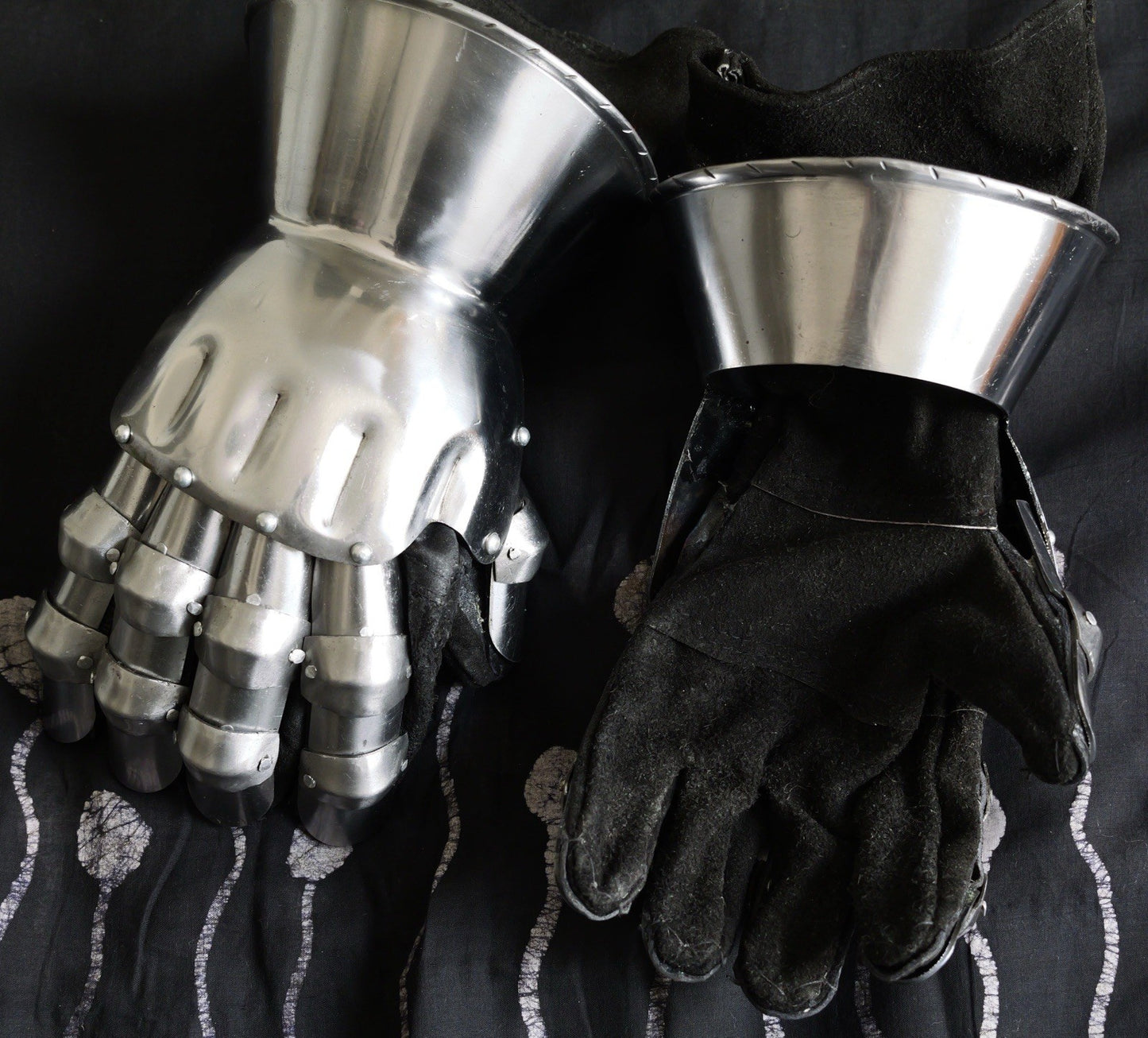 Medieval Gauntlets Hand Forged 5lbs Hourglass Style Leather Steel 16 Gauge Steel
