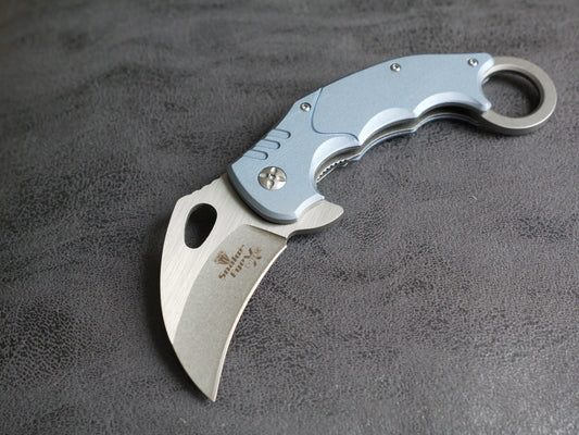 Tactical Karambit Combat Knife Stealth Army Manual Folding Knife Metal Handle