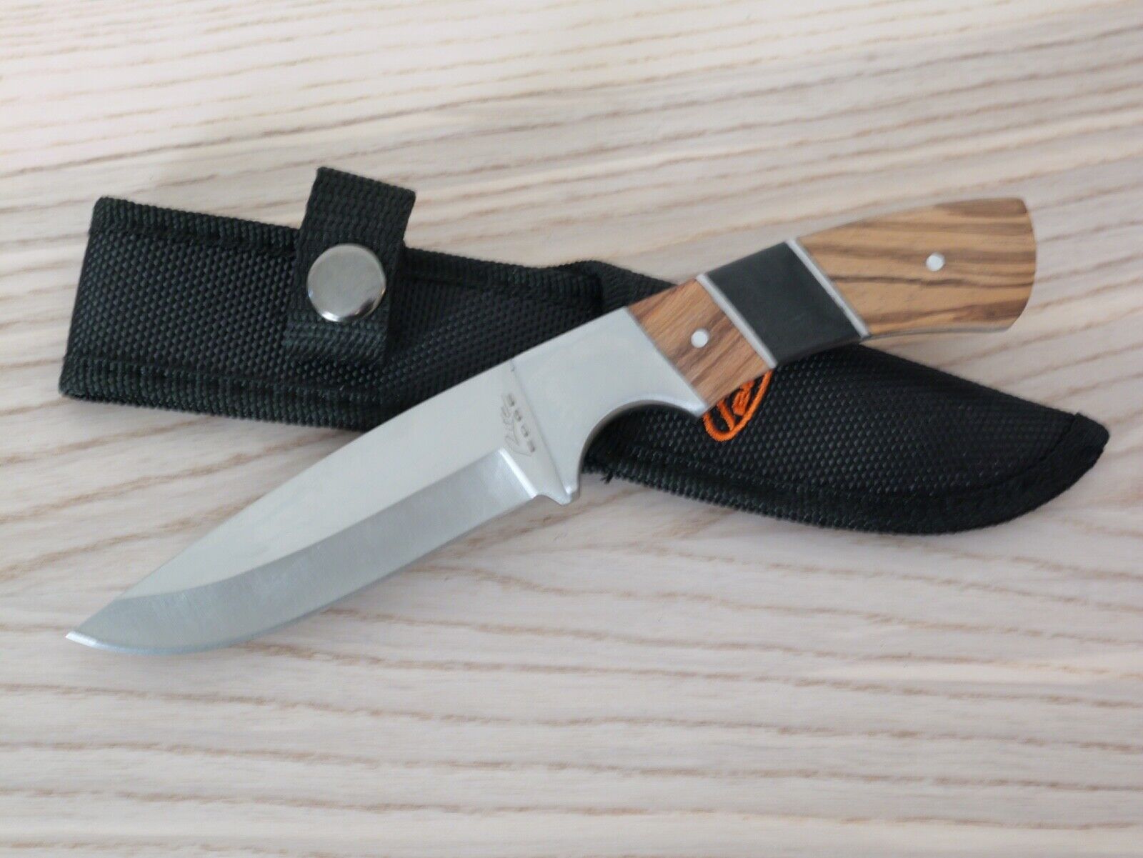 8" Fixed Blade Knife Full Tang Wood Handle Ergonomic Steel Guard Nylon Sheath