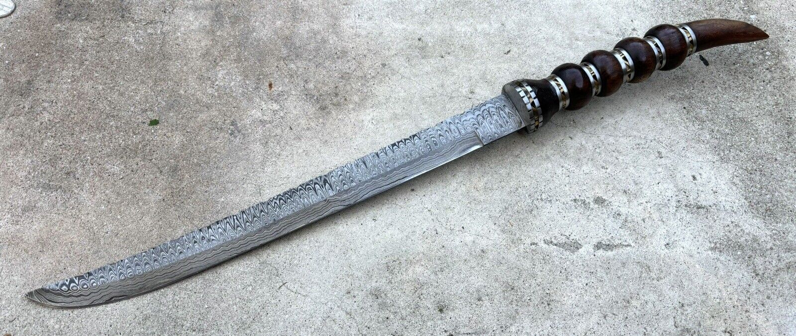 24” Short Sword High Carbon Steel Intricate Ring Tailed Stinger Handle Brass