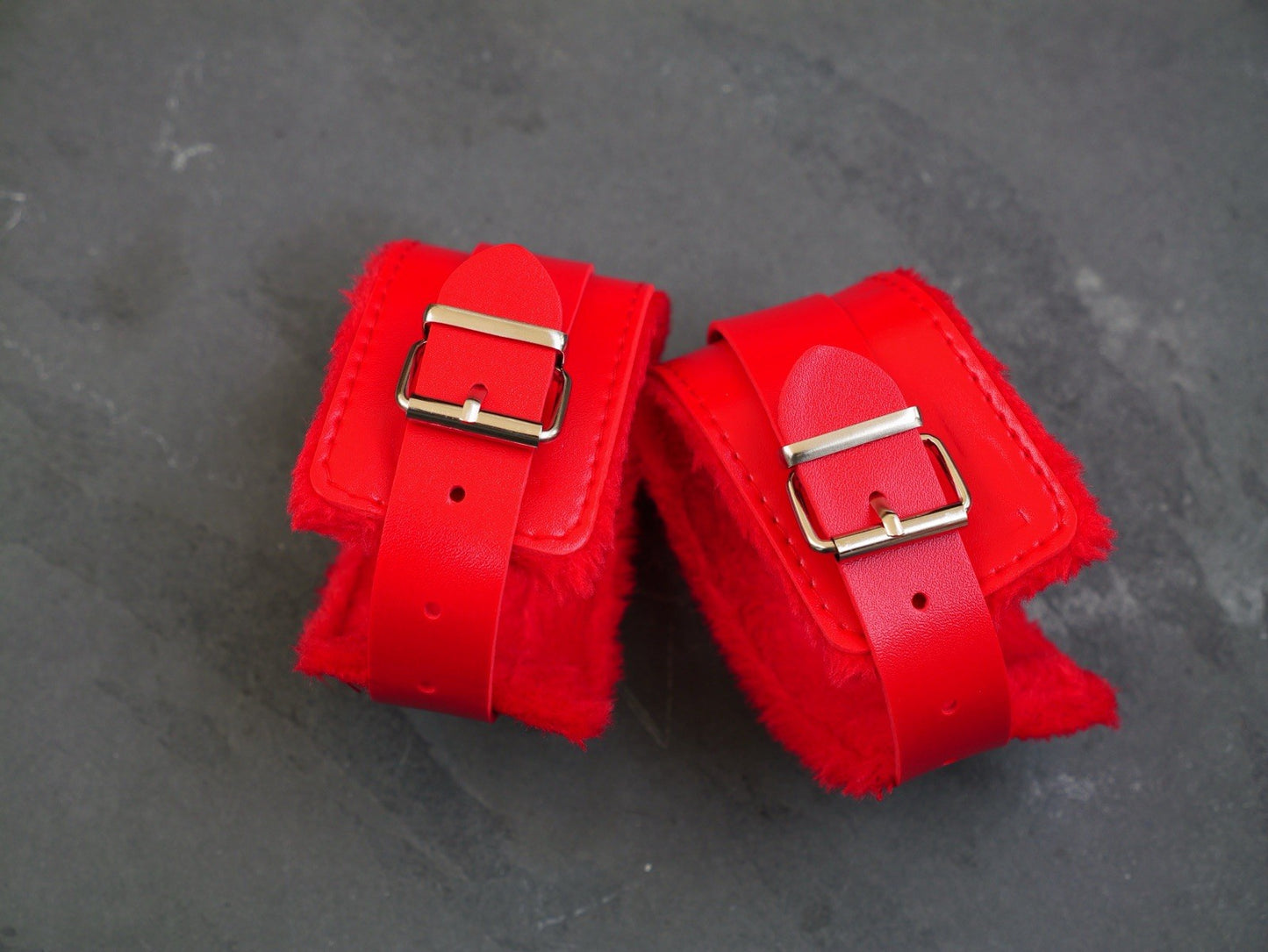 Fuzzy Red Handcuffs Stainless Steel Chain And Studs Leather Bedroom Lingerie