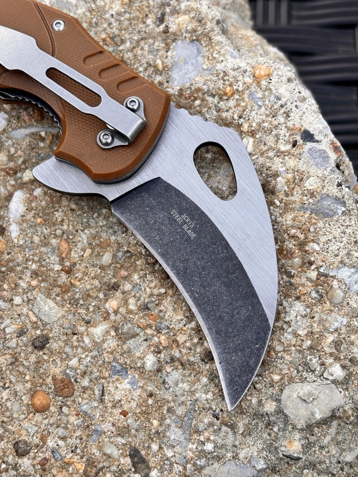 Tactical Karambit Combat Knife Stealth Army Manual Folding Knife Desert G10
