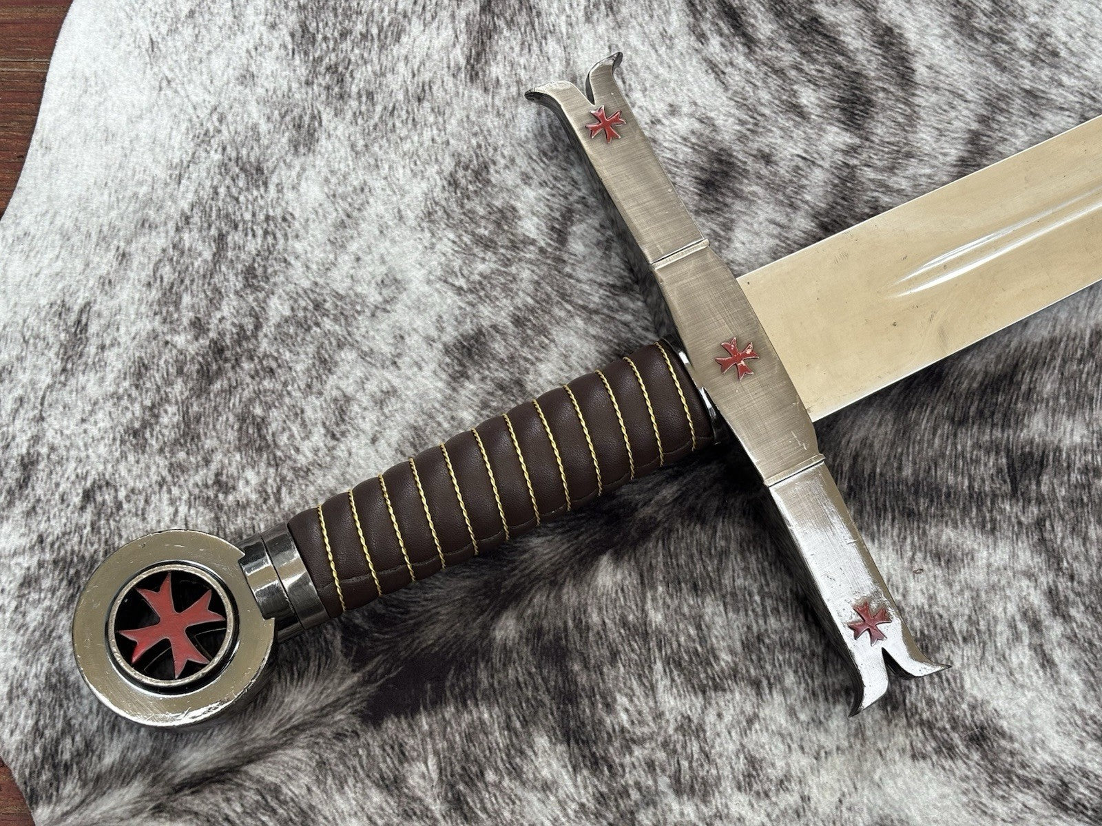 39” Knights Templar Sword Wood Display Plaque Mirror Finish Gray Cross Pommel
