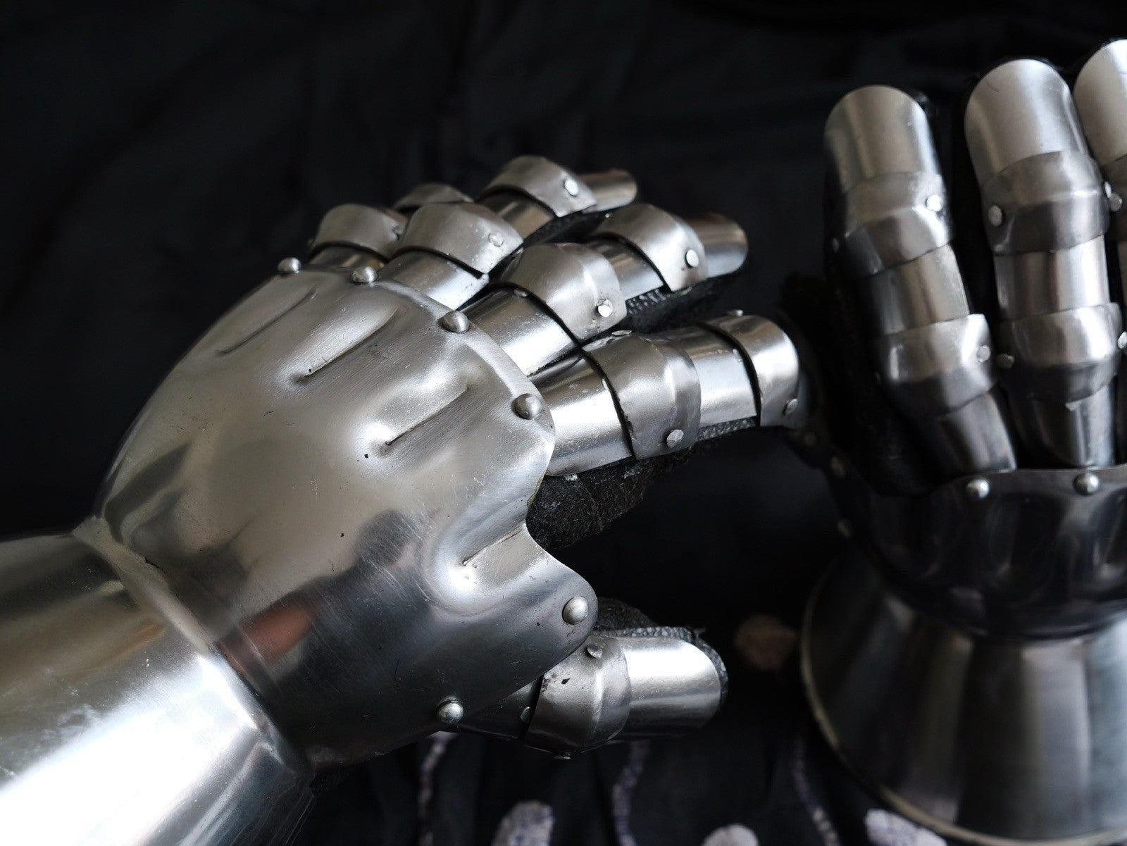 Medieval Gauntlets Hand Forged 5lbs Hourglass Style Leather Steel 16 Gauge Steel
