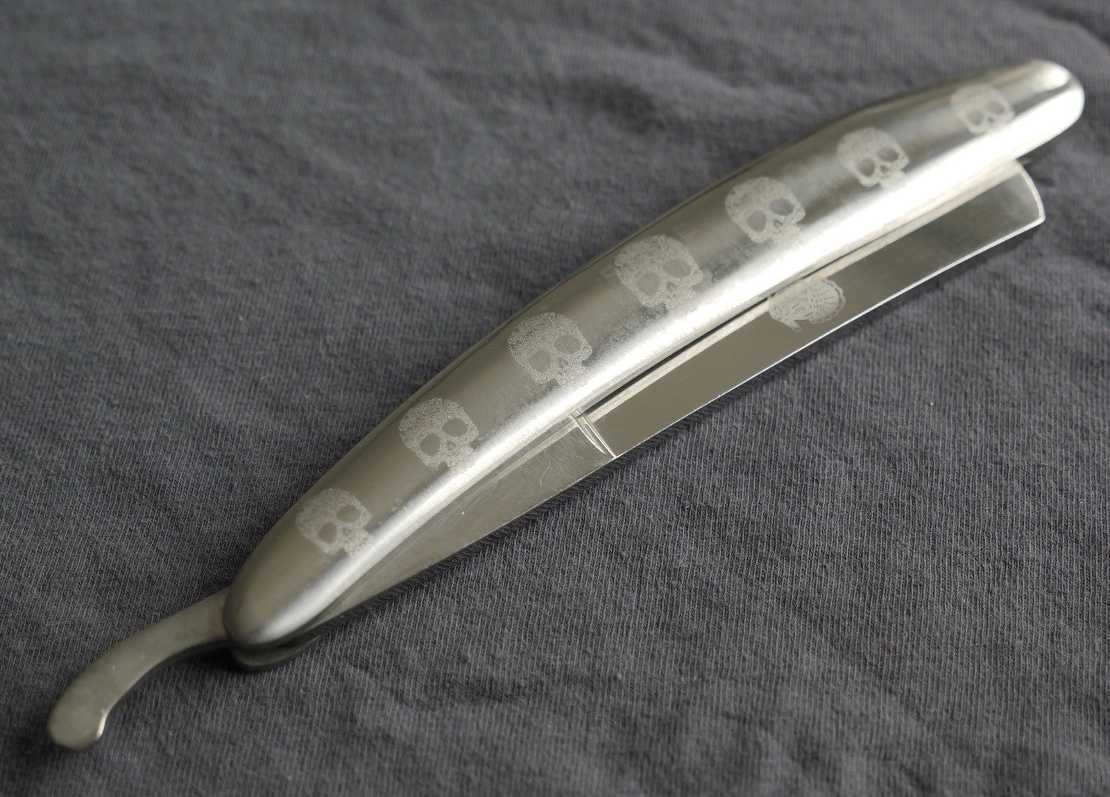OG Vintage Shaving Straight Razor Chrome Mirror Finish Wood Handle Skulls Barber