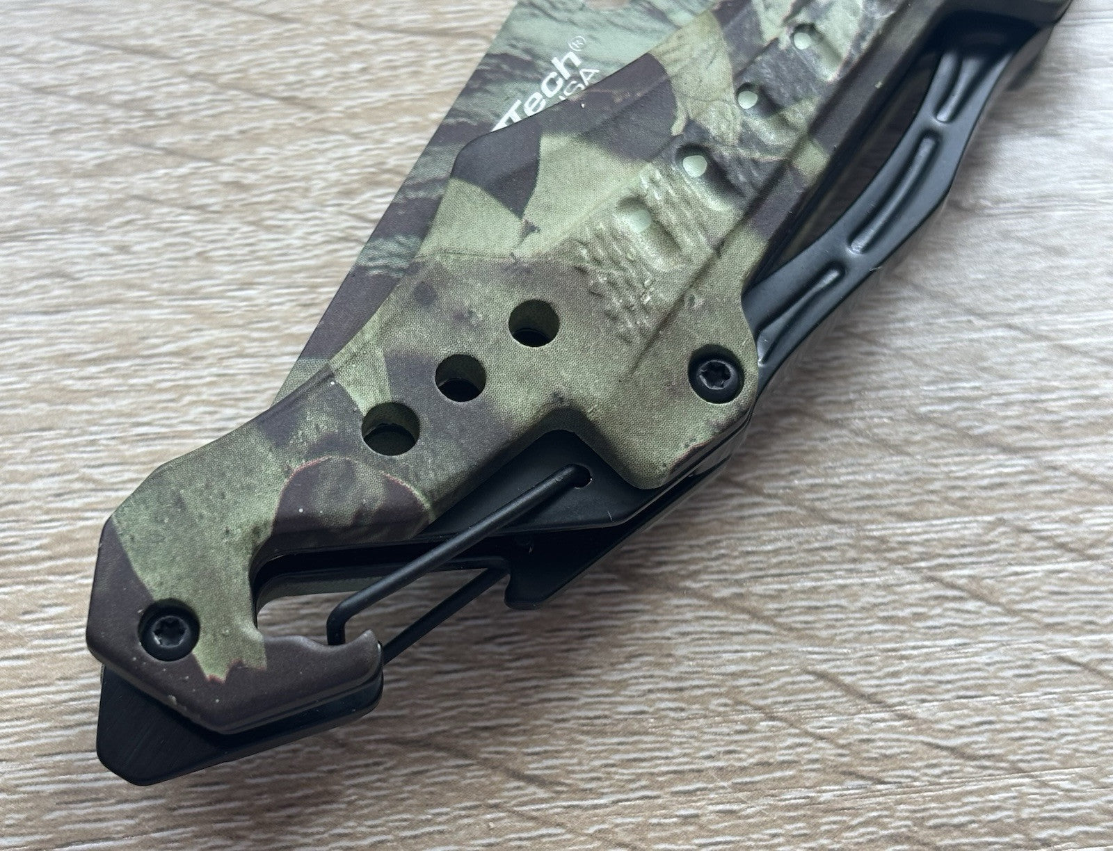 8” Pocket Knife Full Size Camo 3.5” Blade Liner Lock Assisted Folding Knife