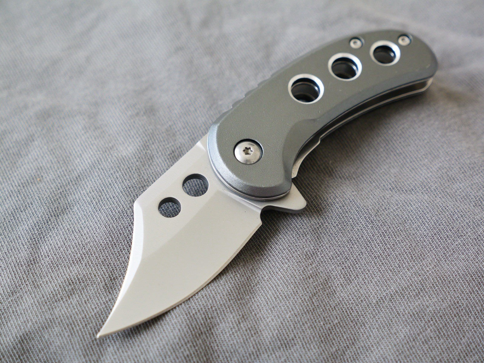 3” Mini Pocket Knife Gray Manual Opening Full Metal Mcbee Style Small 2” Blade