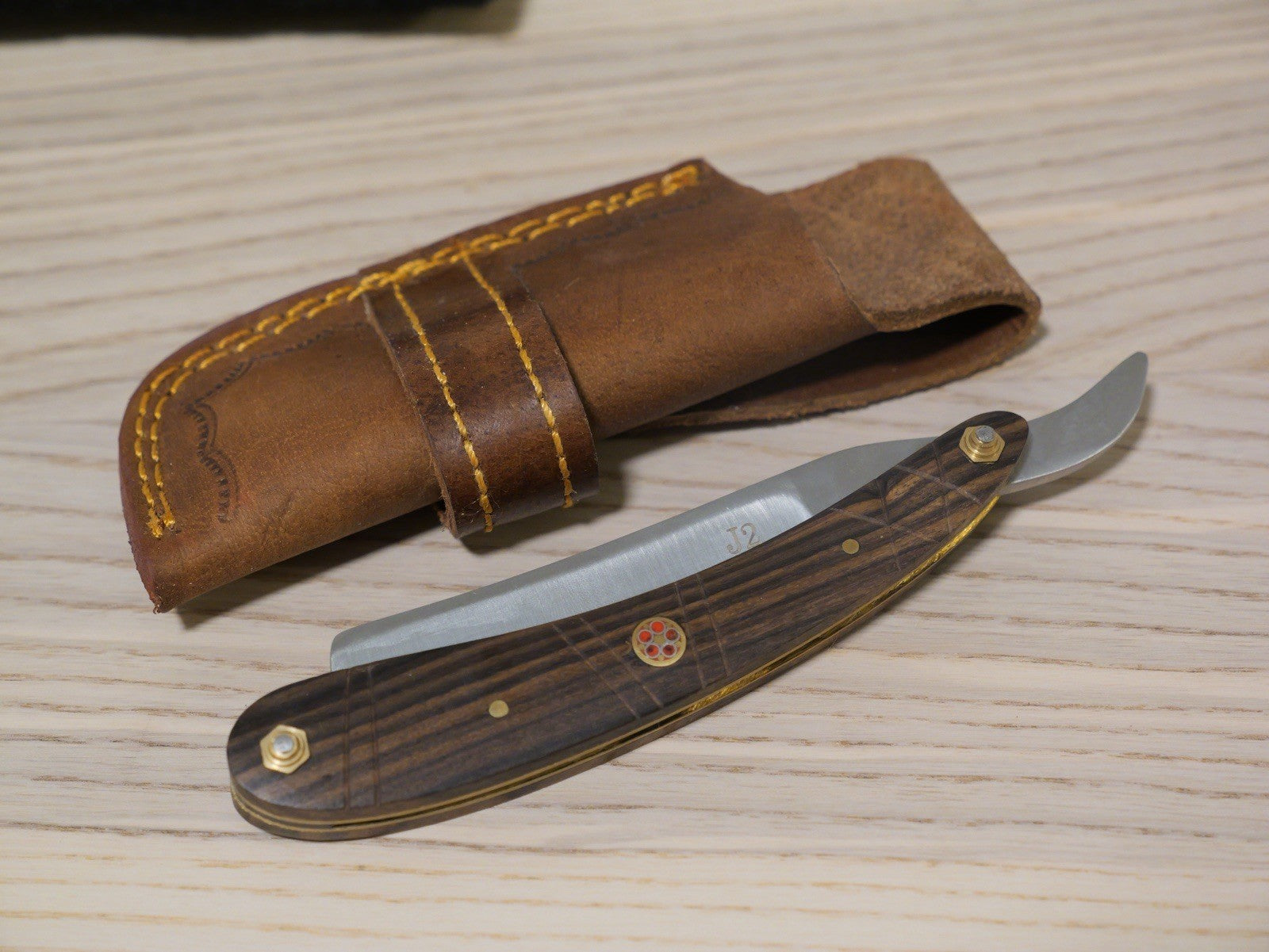 Shaving Straight Razor D2 Steel Horizontal Carry Sheath Wood Handle SHARP