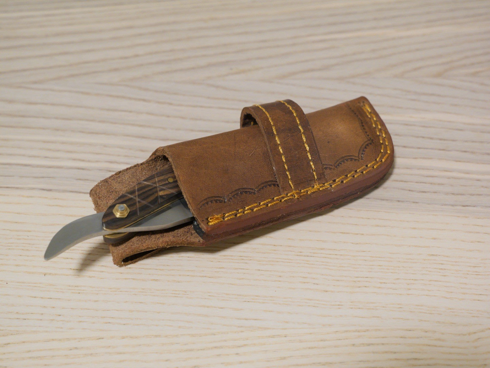 Shaving Straight Razor D2 Steel Horizontal Carry Sheath Wood Handle SHARP