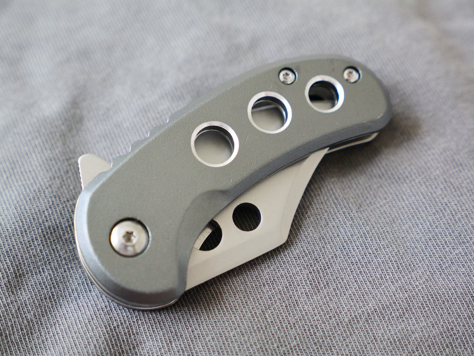 3” Mini Pocket Knife Gray Manual Opening Full Metal Mcbee Style Small 2” Blade