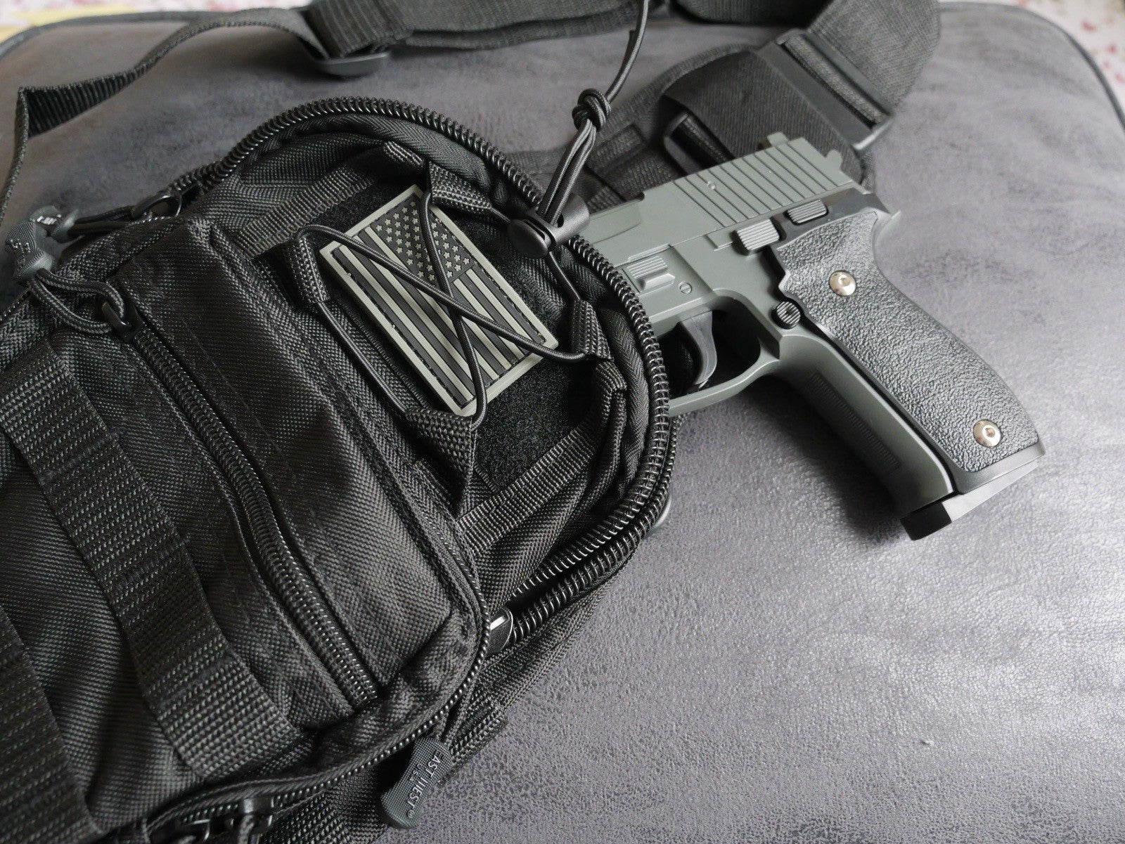 Concealed Carry Tactical Sling Bag Pistol Gun Black 10”x9”x3” Nylon Chest Pack