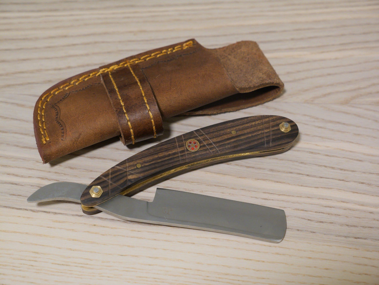 Shaving Straight Razor D2 Steel Horizontal Carry Sheath Wood Handle SHARP